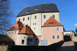 Vorderschloss mit Kassenhaus und Zwinger